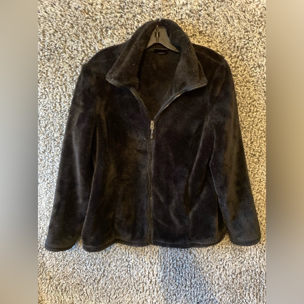 32 HEAT BLACK FAUX FUR Soft ZIP UP JACKET  - SIZE Large